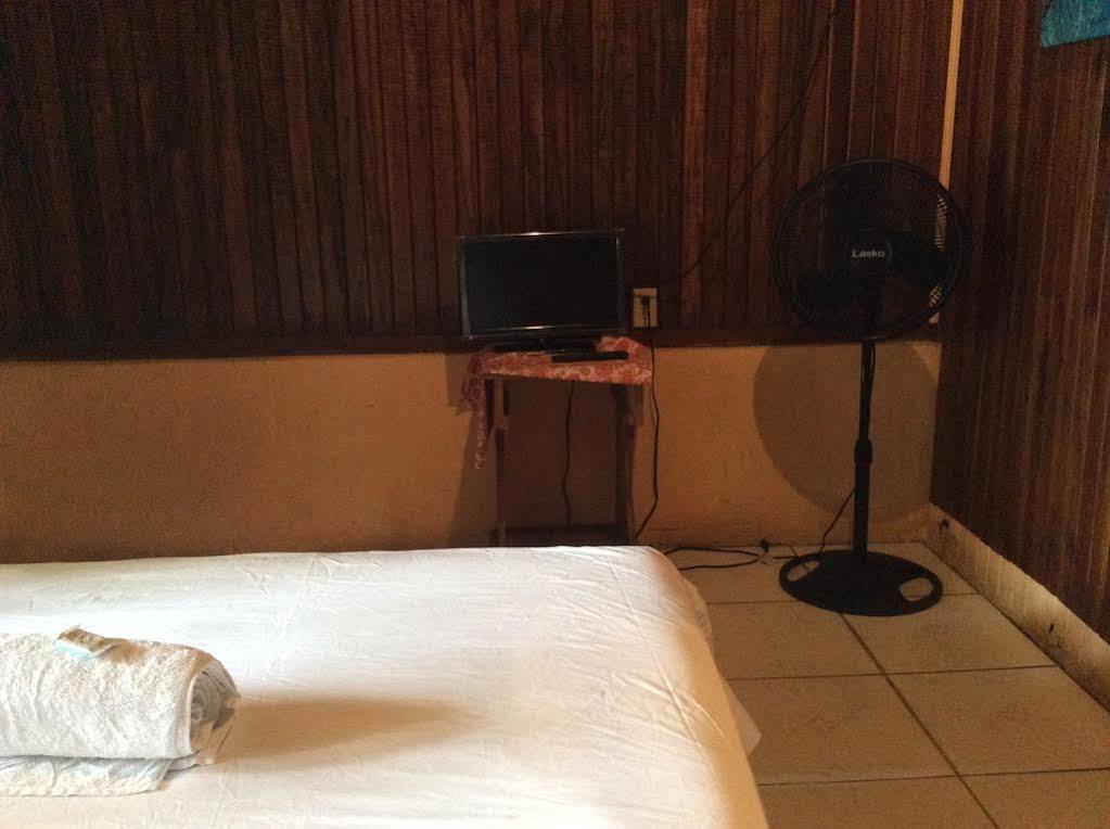 Cabinas El Muellecito Tortuguero Extérieur photo